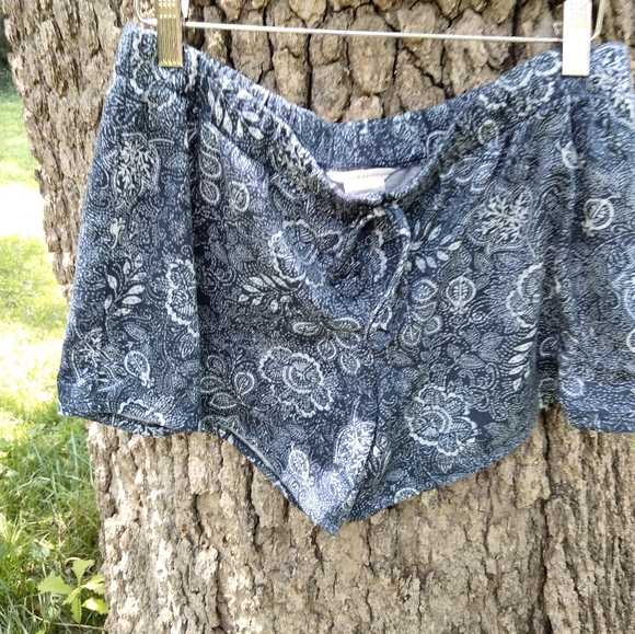 Lucky Brand Pants - ⬇️ Price Drop!⬇️ Lucky Brand Lounge Shorts in size S